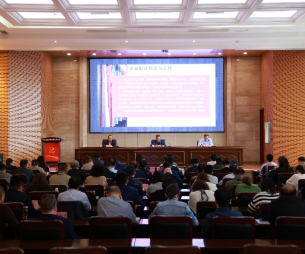 稳扎稳打，持续开拓奋进； 思路创新，力求优质发展