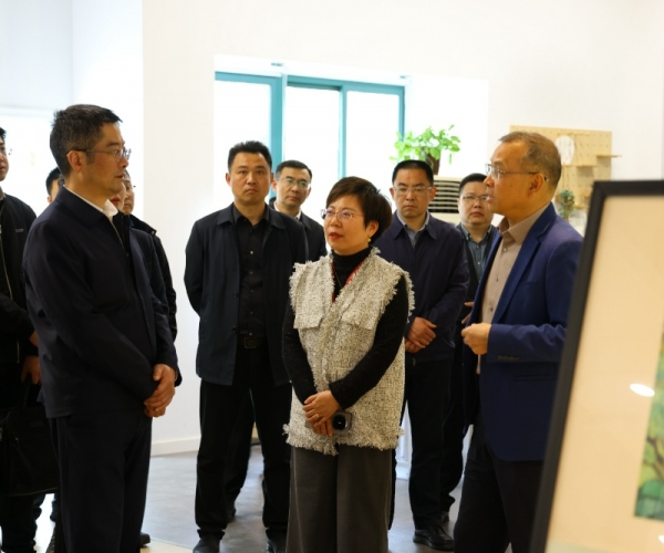 许小月市长一行莅临尊龙凯时人生就是搏丝绸调研指导  赋能老字号与丝绸产业高质量发展